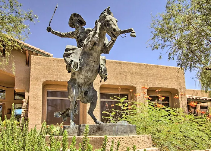 Work Or Play! Resort-style Retreat Dom wakacyjny Scottsdale