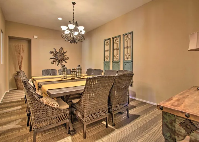 Work Or Play! Resort-style Retreat Dom wakacyjny Scottsdale