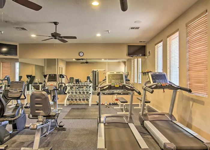 Work Or Play! Resort-style Retreat *